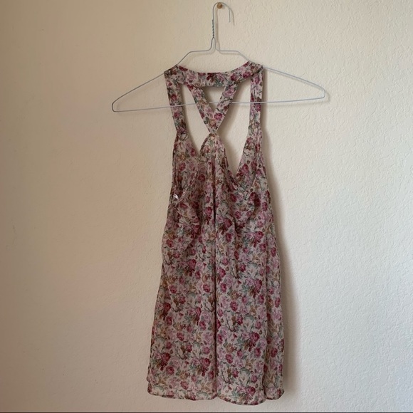 Floral top and Ariat sandals - Picture 5 of 8